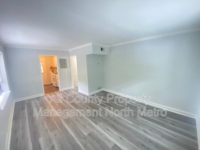 Foto del edificio - 702 Argonne Ave NE
