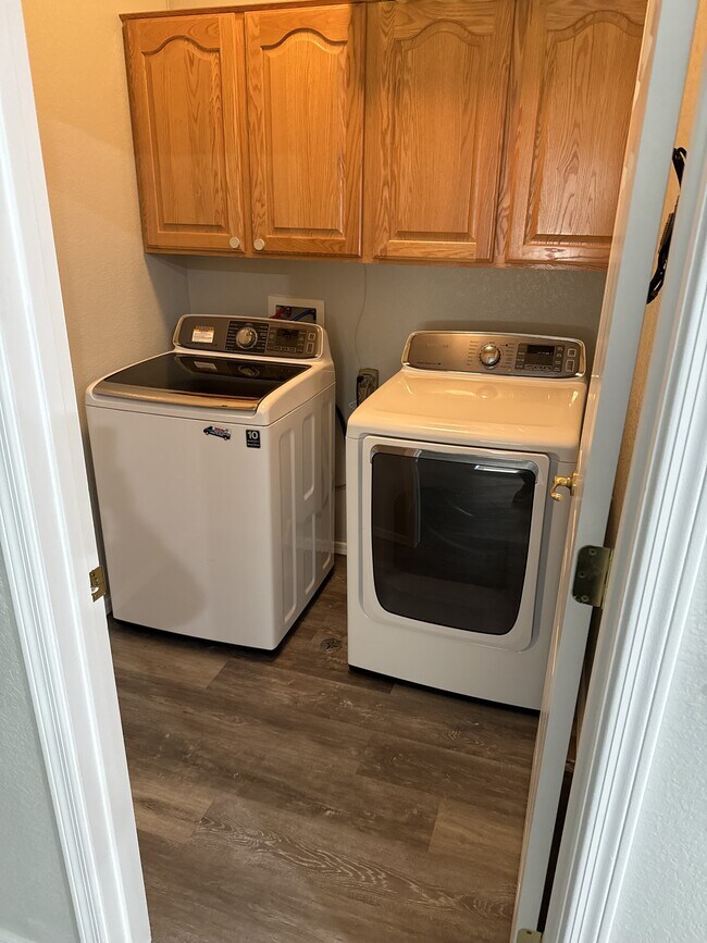 Foto del edificio - 1825 E Shore Villas Dr