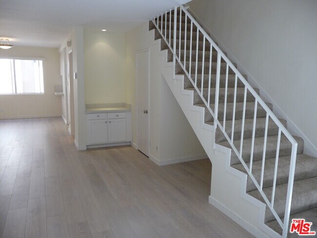 Foto del edificio - 11937 Darlington Ave