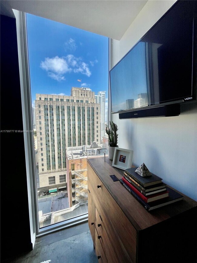 Foto del edificio - 151 SE 1st St
