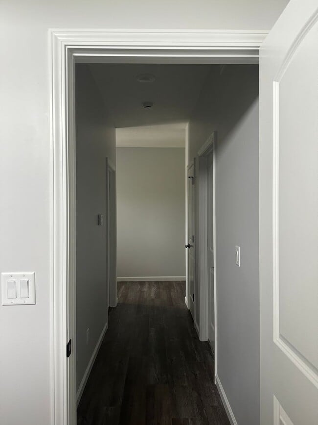 Building Photo - Gorgeous New Build!