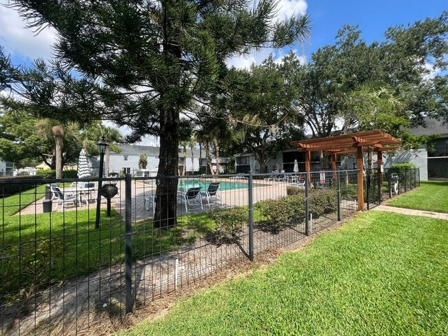 Building Photo - Modern 3 Bed 2 Bath Condo for Rent in Wint...