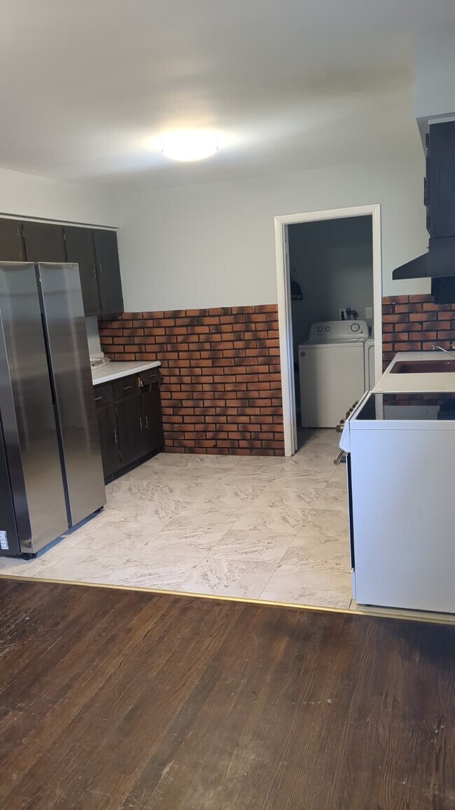 Foto del edificio - 1441 Broadway Blvd