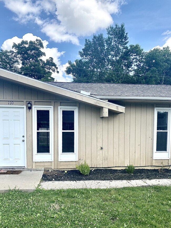 Foto del edificio - 110 Redwood Rd