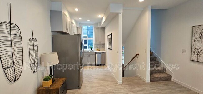 Building Photo - 2709 E Yesler Way