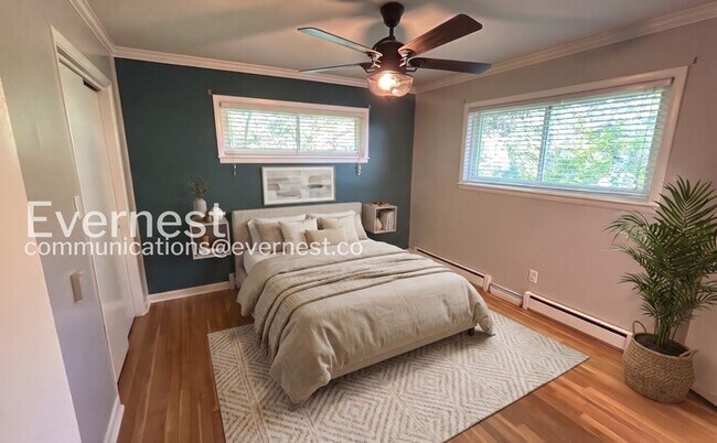 Building Photo - 4 Bed/2 Bath Home with Garage / Pet-Friendly / Available Now!