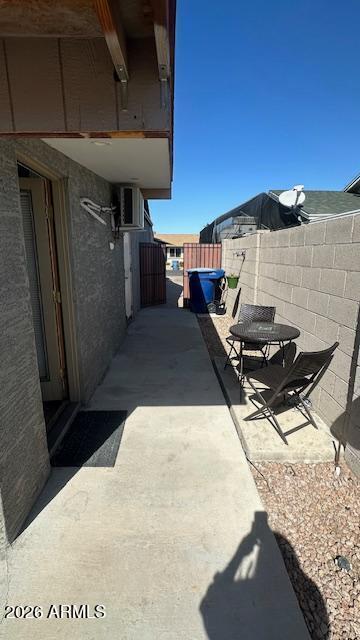 Building Photo - 841 W Watson Dr