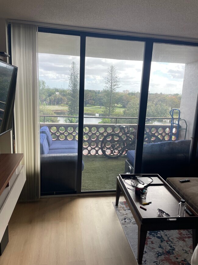 4222 Inverrary Blvd Unit 4218, Lauderhill, FL 33319 Condo for Rent in