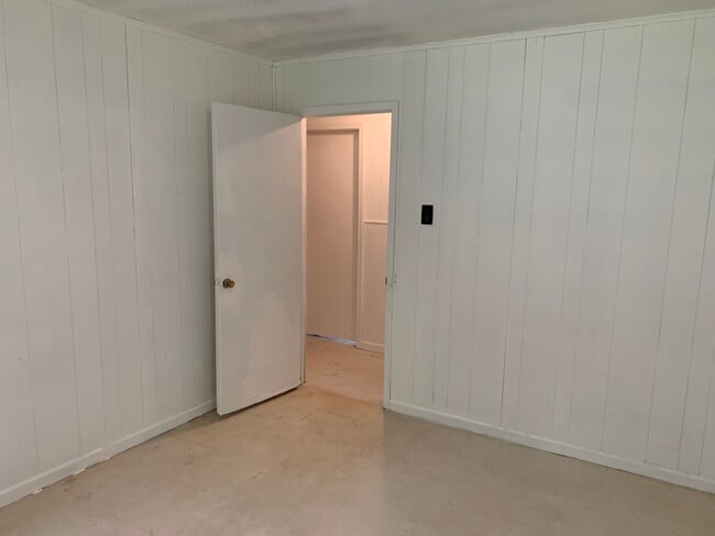 Building Photo - 2853 Green Tee Rd