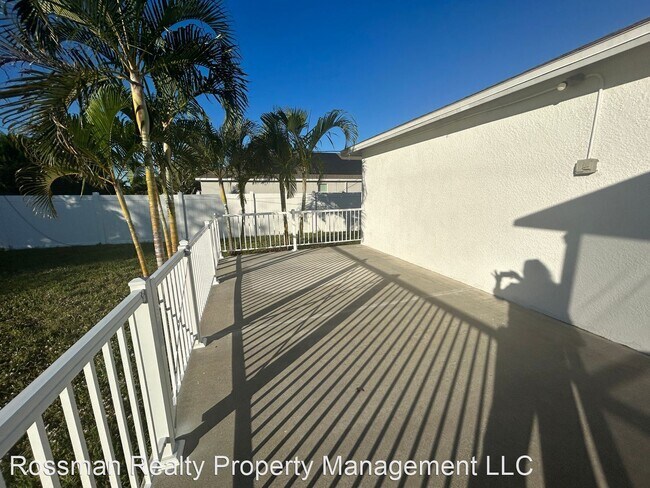 Foto del edificio - 3 br, 2 bath House - 1824 SE 15 Place