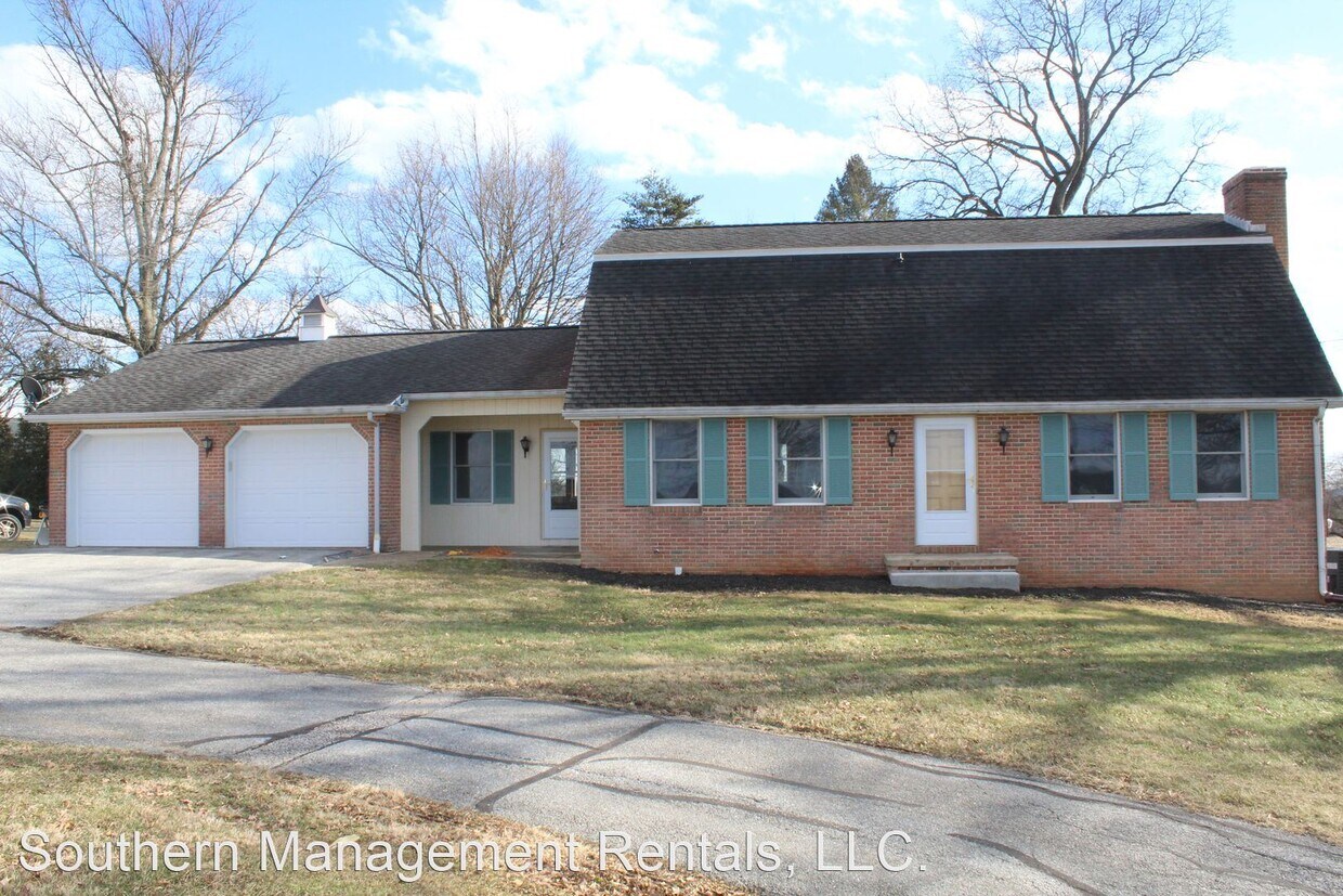 Primary Photo - 3 br, 2 bath House - 83 New Park Rd
