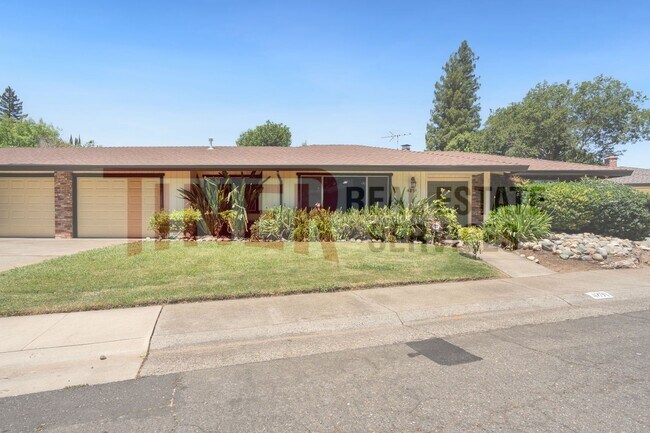 Building Photo - Lovely 3 Bedroom in Del Dayo Area