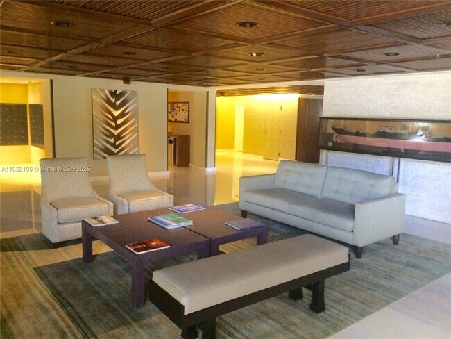 Foto del edificio - 201 Crandon Blvd