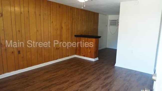 Building Photo - 700 Mills Avenue, Unit B