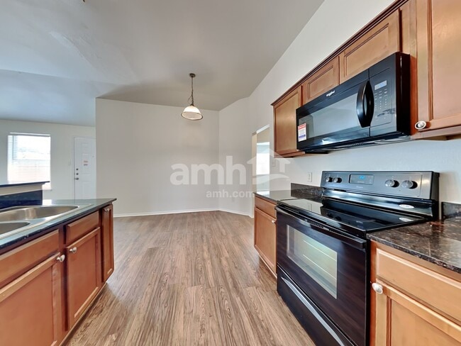 Building Photo - 1607 Tampa Bay Dr