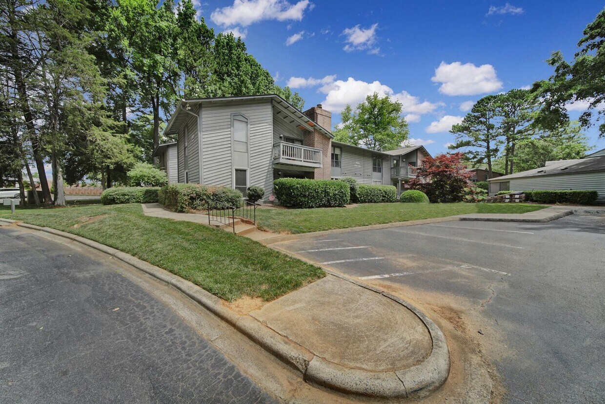 4906 Sardis Rd, Charlotte, NC 28270 House Rental in Charlotte, NC