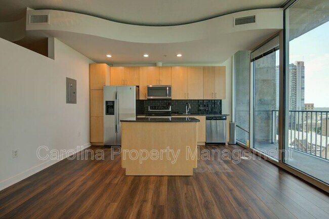 Foto del edificio - 210 N Church St