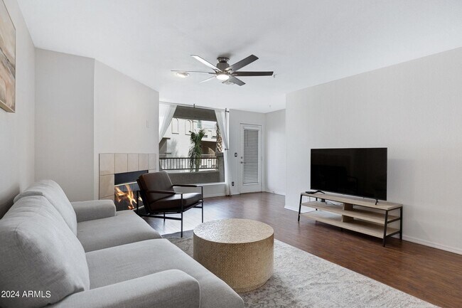Foto del edificio - 10080 E Mountainview Lake Drive Unit 215