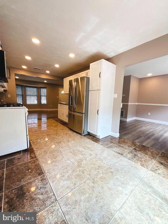 Building Photo - 404 Potomac Hills Dr