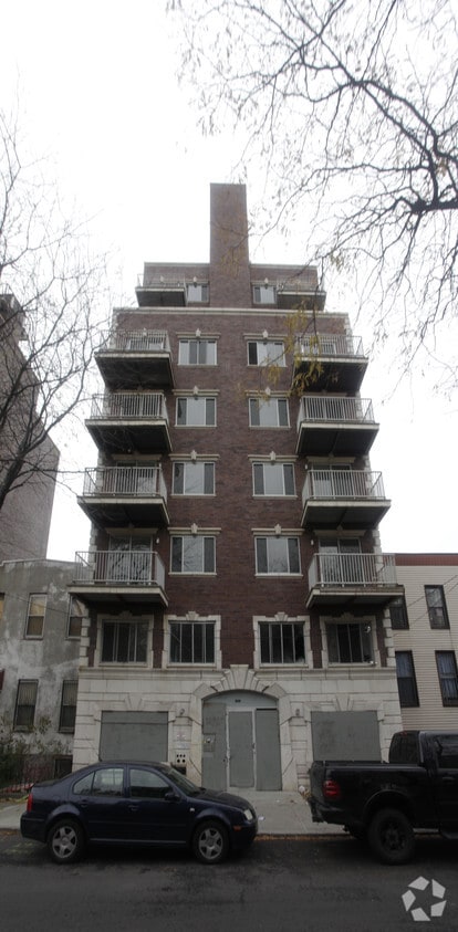 Front View - 209 Spencer St