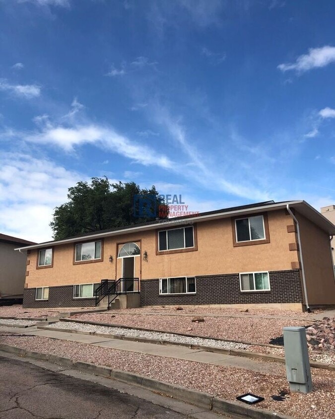 Foto principal - 2028 Friendship Pl