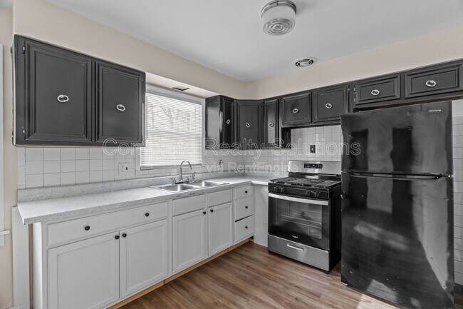 Foto del edificio - 7486 Castro Dr