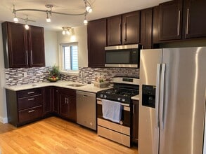 Building Photo - 2206 Edwards St