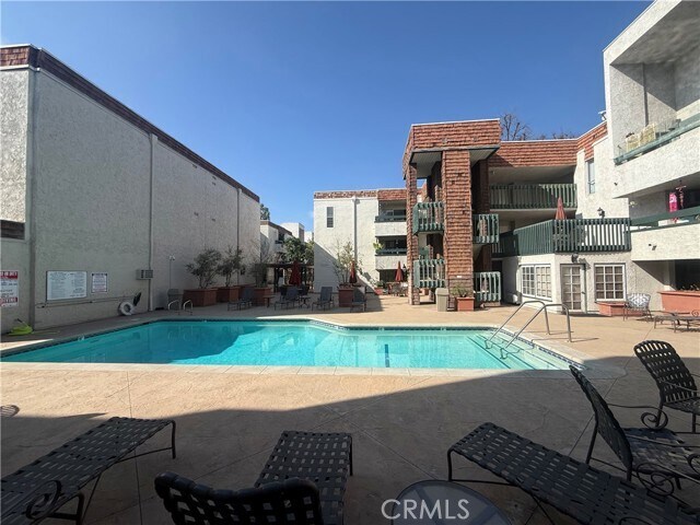 Building Photo - 355 S Los Robles Ave