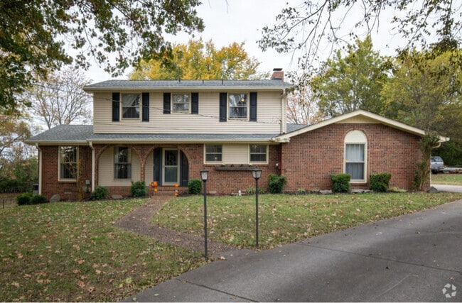 Building Photo - 170 Luna Ln
