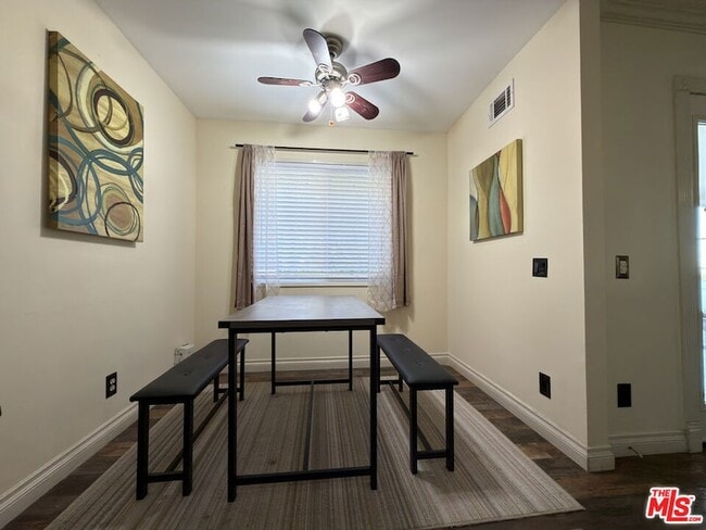 Building Photo - 9558 Swinton Ave