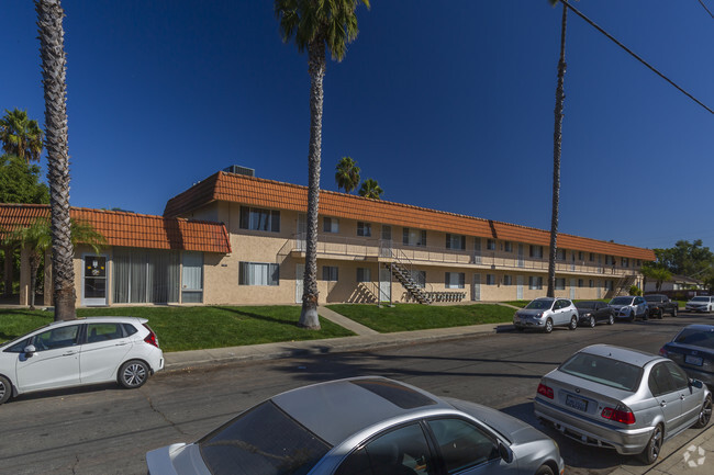 Mohawk Gardens Apartments La Mesa Ca Apartments Com