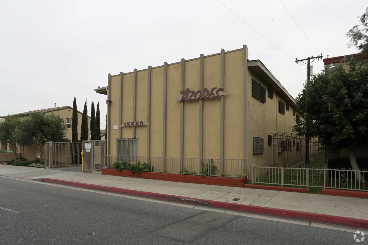 Foto del edificio - 15560 Orange Avenue