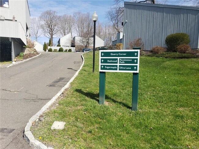 Foto del edificio - 7 Redwood Ln