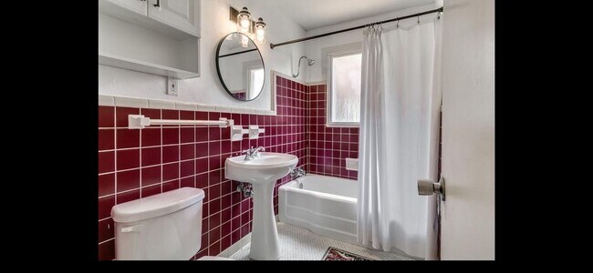 Foto del edificio - 2821 Cambridge Ct