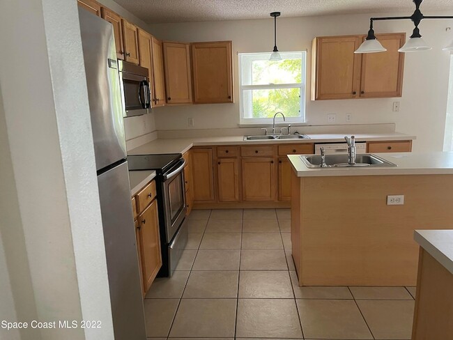 Building Photo - 1666 Sawgrass Dr SW