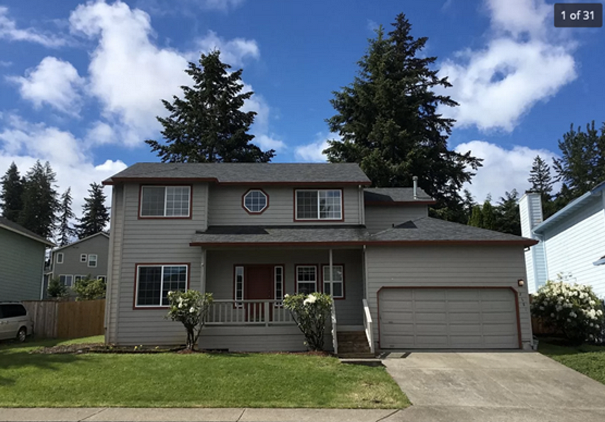 Foto principal - Stunning 4bd 3 bth Home in Tigard! 1/2 off...