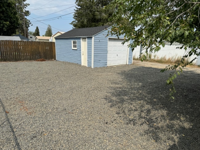 Building Photo - 5108 N Adams St