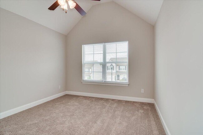 Building Photo - Villages at Goshen: 3 Bedroom / 2.5 Bath /...