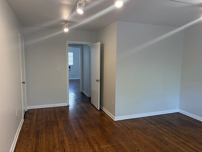 Foto del edificio - 2414 Richton St