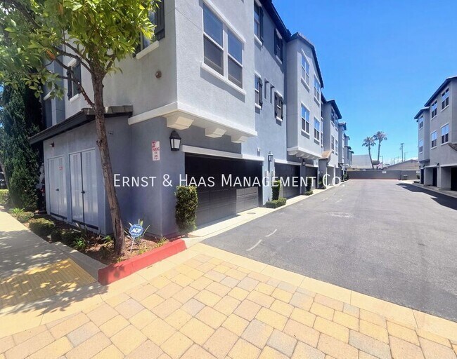 Foto del edificio - 3003 E Pacific Coast Hwy