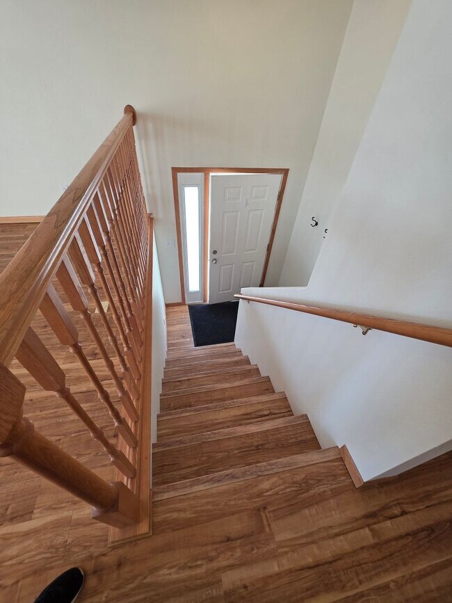 Foto del edificio - 3 bed twinhome for rent