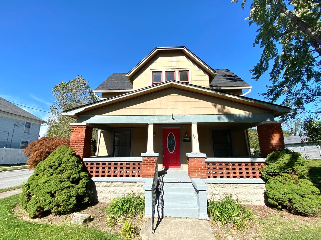 Primary Photo - Main House