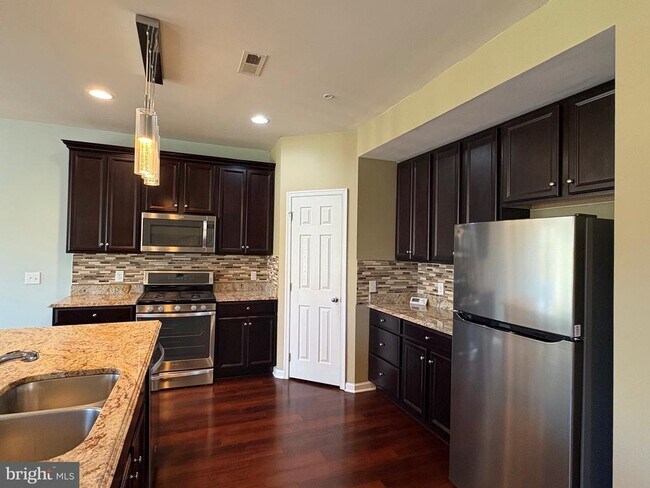 Foto del edificio - 537 Prizer Ct