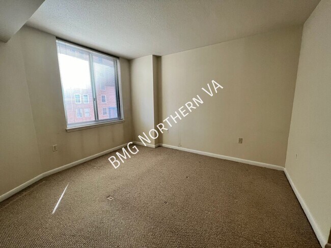 Foto del edificio - 851 N Glebe Rd