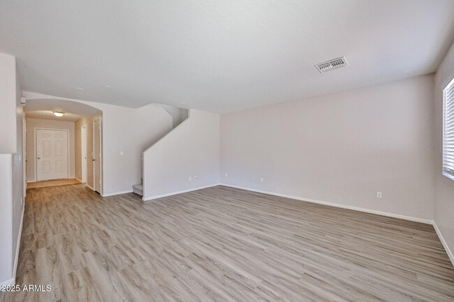 Building Photo - 8605 W Jocelyn Terrace