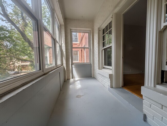 Foto del edificio - 1304 W Rosemont Ave