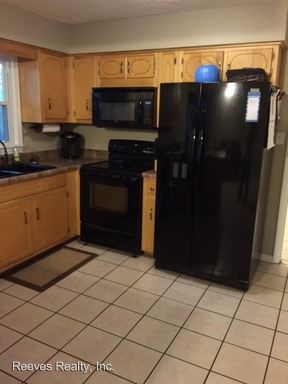 Building Photo - 1604 Hillandale Dr