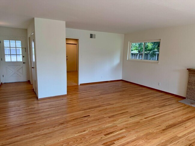 Foto del edificio - 975 Inverness Way