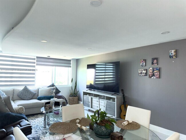 Foto del edificio - 9125 SW 77th Ave