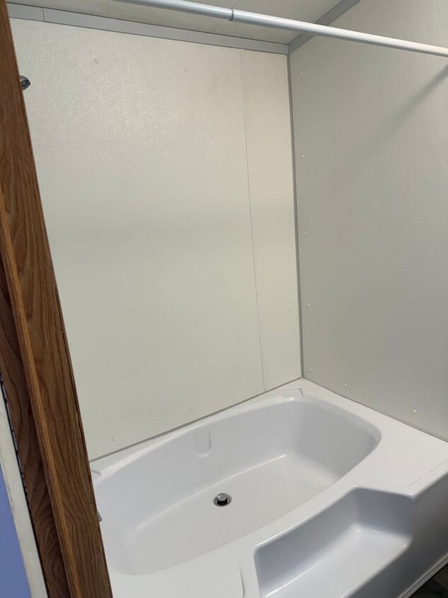 Building Photo - Bar Nunn Living